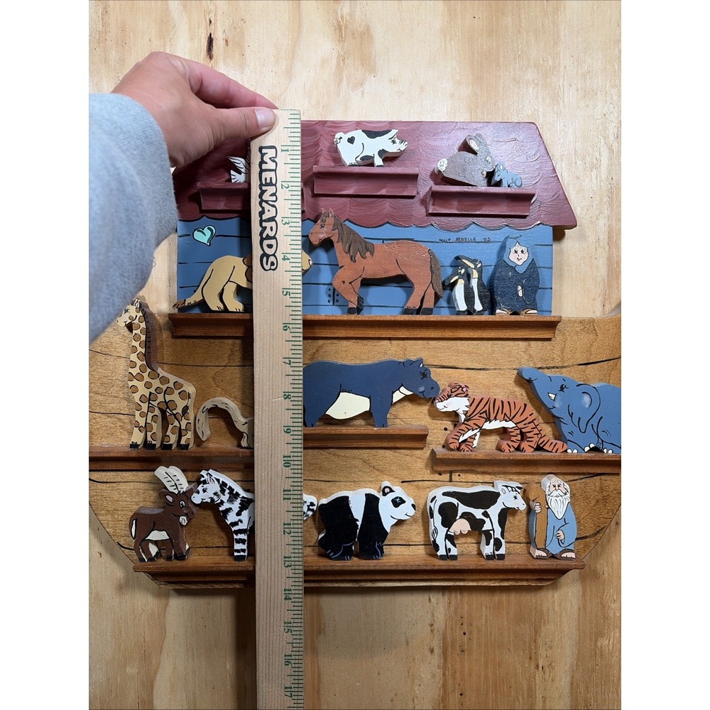 Noahs ark wood display wall shelf with animals - Handcrafted Nursery - Picture 3 of 5